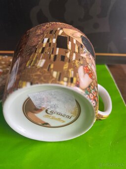 Sada dvoch malých luxusných šálok s tanierikmi - 2