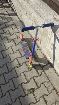 🛴 Detská kolobežka – farebná, nastaviteľná, super stav 🌈 - 2