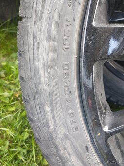 Vymením 275/40r20 range rover sport - 2