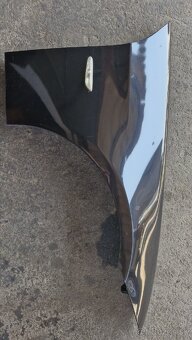 Predám predné blatniki bmw E90 E91 - 2