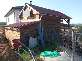 Zahradná chatka s prístreškom - 2