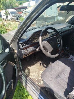 Mercedes w 124 250D - 2