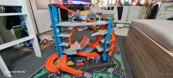 HOT WHEELS ULTIMATE GARAGE - 2