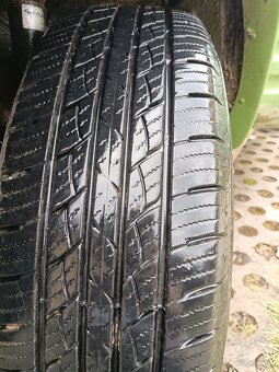 Pneu 215/70/R16 - 2