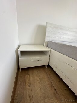 Manželská posteľ 180x200 ,2 nočné stolìky , rošt - 2