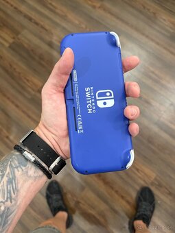 Nintendo SWITCH LITE - 2