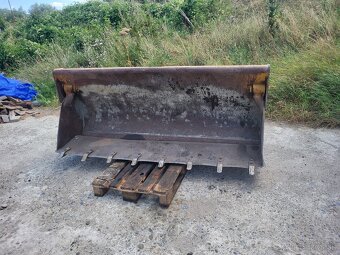 Predna lyzica Cat 432E - 2