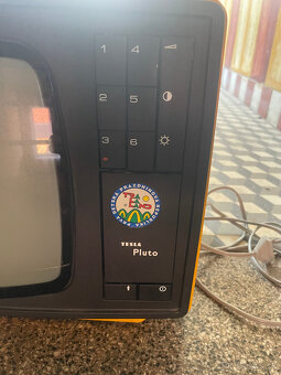 📺 Retro televízor TESLA Pluto – žltý - 2