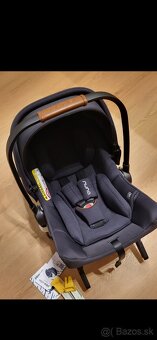 Praktická autosedačka Nuna PIPA™ URBN - Čierna - 2