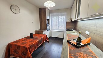 PREDAJ – štýlový 2-izbový byt po rekonštrukcii v tehlovej by - 2