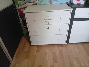 Detská postieľka +skriňka +prebalovací pult - 2