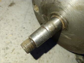 Klukovy hriadeľ Jawa 350 - 2