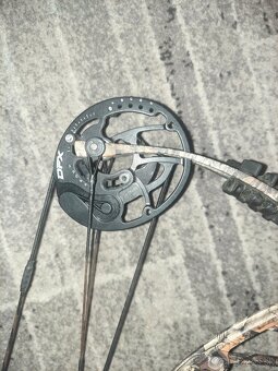 Kladkovy luk LH Hoyt pro defiant - 2