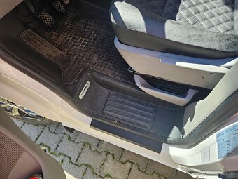 VW T5 Caravelle 4x4 LONG 103 kW - 2
