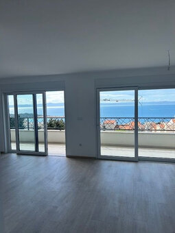 4 izb. Chorvátsko, Makarska, 122m2, terasa, p.2/3, 2x parkin - 2