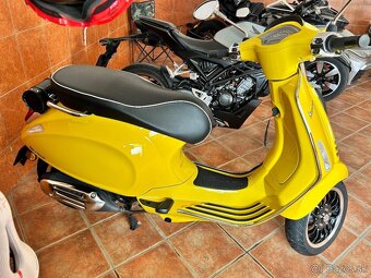 Piaggio Vespa - 2