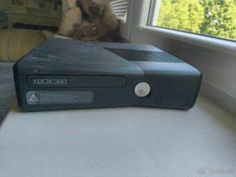 Predám xbox360 - 2