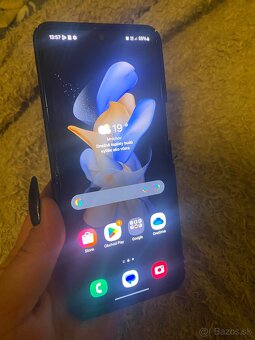 Samsung Z-flip 4 - 2