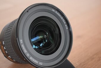 Širokouhlý objektív Nikkor 10-20 mm AF-P s VR stabilizaciou - 2
