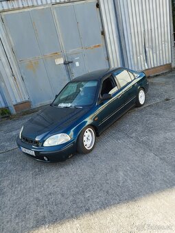 Honda Civic 6g sedan - 2