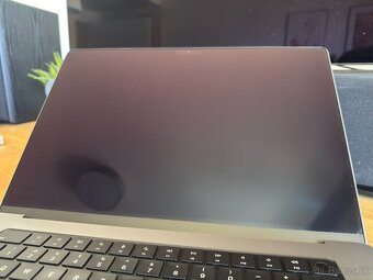 16" Macbook pro M1 Max - 64gb RAM, 1TB SSD, 24 jadrová GPU - 2
