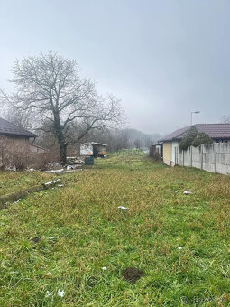 Investícia s Potenciálom: Stavebný Pozemok s Chatkou v Krivo - 2