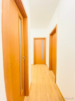 NA PRENÁJOM VEĽKÝ 3-IZBOVÝ BYT S DVOMA LOGGIAMI, UL. FÁBRYHO - 2