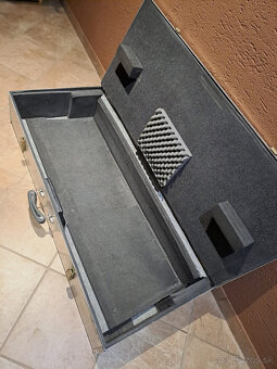 Kufor na klávesy,CASE - 2