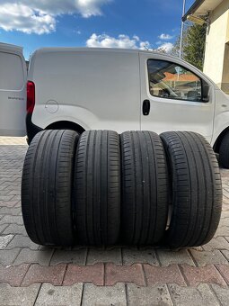 245/40 R21 - 2