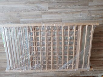 Predám postieľku a matrac + ostatné zdarma - 2