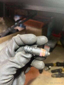 Vstrekovače Renault 1.6 16V - 2