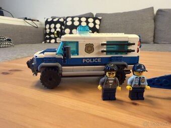 Policajné auto rogalo a Ironman - 2