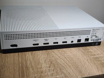 Xbox One S - 2