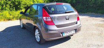 Hyundai i30 1.6 CRDi VGT 115k Premium A/T Automat - 2