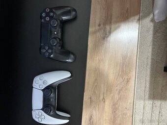 Playstation 5 s mechanikou 1 PS5 ovladac 1 PS4 ovladac - 2