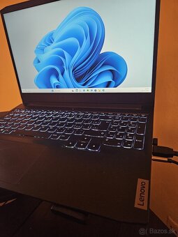 Lenovo IdeaPad Gaming 3 + stojan - 2