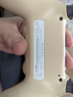 Predám originál Playstation 4 PS4 ovládač - 2