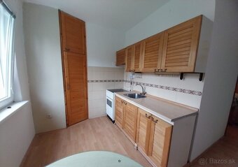 🏡 Prenájom útulného 2-izbového bytu blízko centra Handlovej - 2