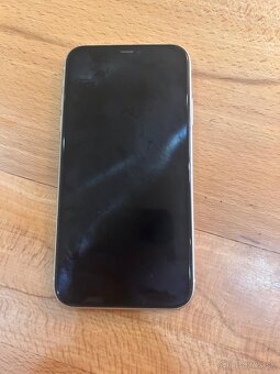 iPhone 11 64GB - 2