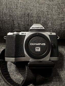 Olympus OM-D E-M10 - 2