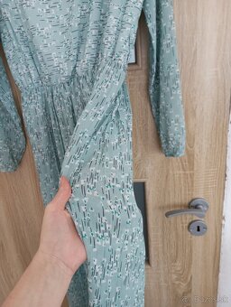 Dámske šaty s dlhým rukávom M zelene kvety - 2