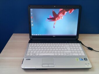 predám na diely notebooky FUJITSU. - 2