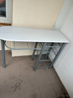 Barovy stolik so stolickami - 2