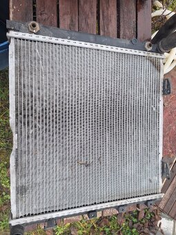 Mercedes w124 chladic benzin - 2