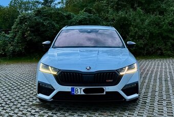 Škoda Octavia Combi vRS TDI 4x4
- 2