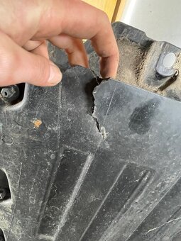 Oplastovanie podvozku Audi a8 d3 - 2