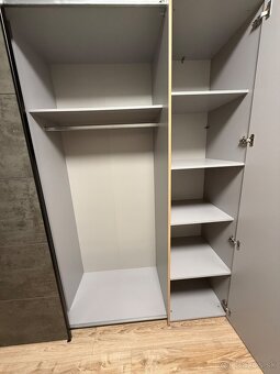 Šatníková skriňa - 2