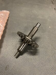 Hriadeľ vodnej pumpy Honda CRF 250 2011-2017 - 2