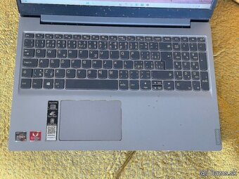 Predám veľmi zachovalý notebook Lenovo Ideoad5. - 2