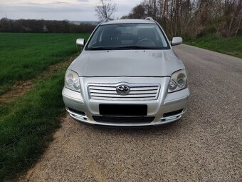 Toyota Avensis Combi 1.6 benzín - 2
